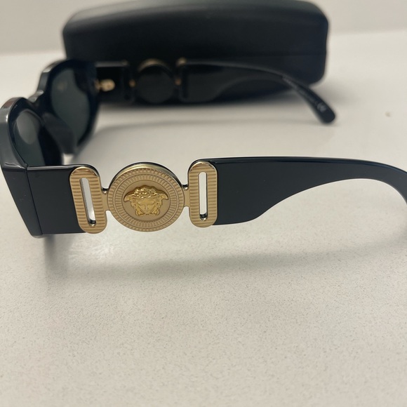 Versace Biggie Sunglasses (VE4361) - Picture 3 of 5